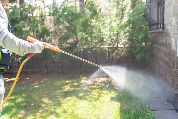 Best Wildlife Control Services  in Arapahoe, WY